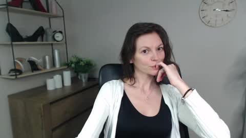 Snapshot of vivian_dream chatting on February 2025 06:52:02 PM Vivian online show from February 2025 06:52:02 PM