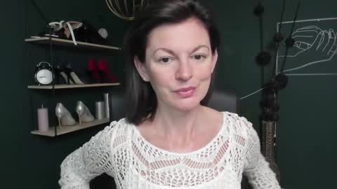 Vivian online show from September 2025 08:29:01 AM