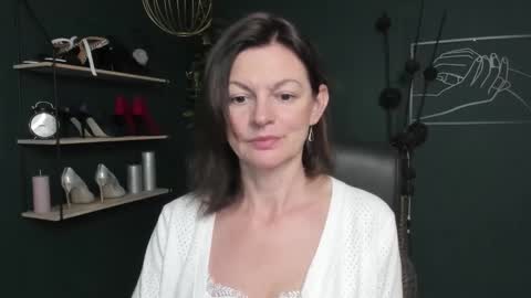 Vivian online show from September 2025 06:40:01 AM