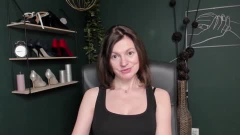 Vivian online show from October 2025 06:35:02 AM