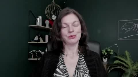 Vivian online show from March 2026 05:52:02 AM