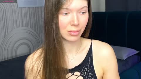 Snapshot of vivian_evans_ chatting on February 2025 12:31:02 AM Vivian Evans online show from February 2025 12:31:02 AM