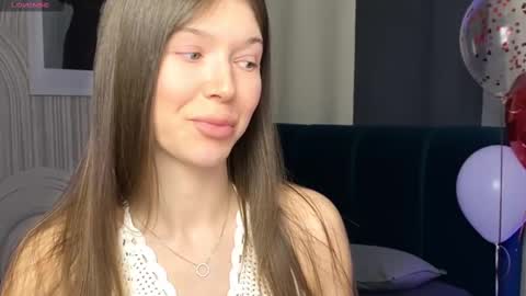 Snapshot of vivian_evans_ chatting on February 2025 04:07:01 AM Vivian Evans online show from February 2025 04:07:01 AM