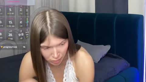 Snapshot of vivian_evans_ chatting on March 2025 03:51:02 AM Vivian Evans online show from March 2025 03:51:02 AM