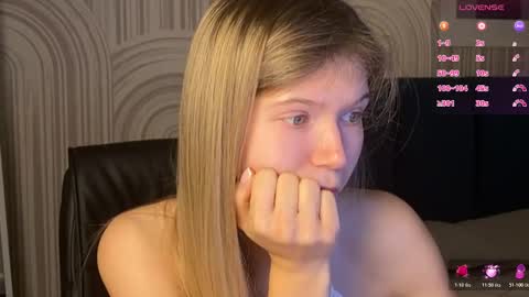 Snapshot of vivian_evans_ chatting on October 2025 01:13:02 AM Vivian Evans online show from October 2025 01:13:02 AM