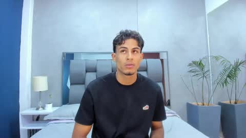 Vivian Mucks online show from April 2026 04:54:02 AM