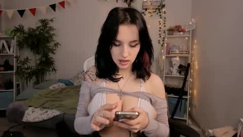 Snapshot of vivian_qwerty chatting on December 2024 04:12:01 AM vivian_qwerty online show from December 2024 04:12:01 AM