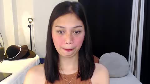 Vivian online show from December 2024 08:05:02 PM