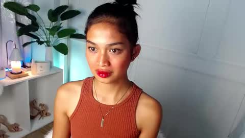 Vivian online show from January 2025 12:43:02 AM