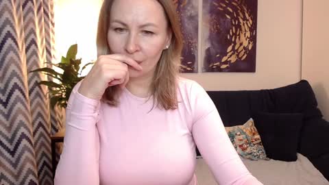 Vivian online show from December 2024 09:09:01 PM