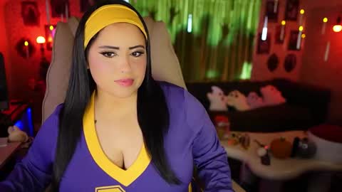 Vivi online show from October 2025 04:59:01 AM