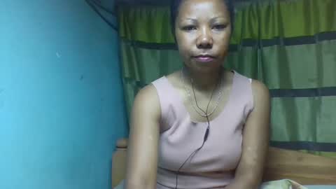 Snapshot of viviane0812 chatting on October 2025 03:47:02 PM viviane0812 online show from October 2025 03:47:02 PM