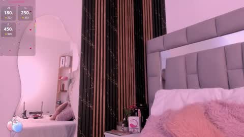 Vivi online show from November 2025 12:05:02 PM