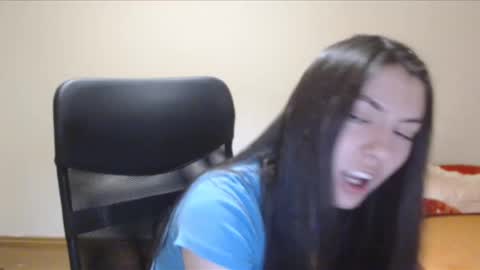 Vivian Gray online show from December 2024 04:00:01 PM