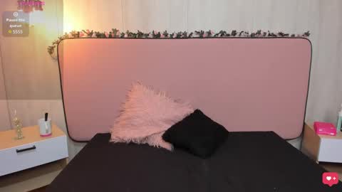 Vivian online show from September 2025 11:56:02 AM