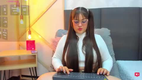 Vivian online show from November 2025 12:15:02 PM