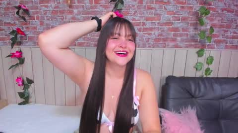 Vivian online show from December 2025 12:14:02 PM