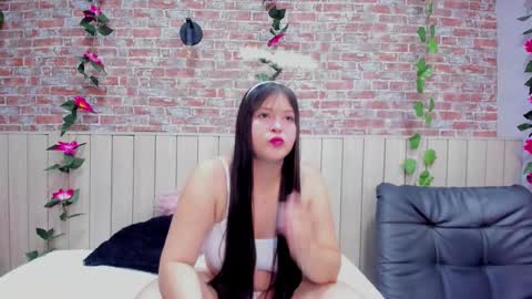 Vivian online show from December 2025 11:27:02 AM