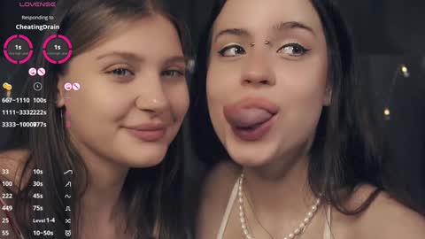Snapshot of vivid_girls chatting on December 2024 07:28:01 AM Nelly and Mari online show from December 2024 07:28:01 AM