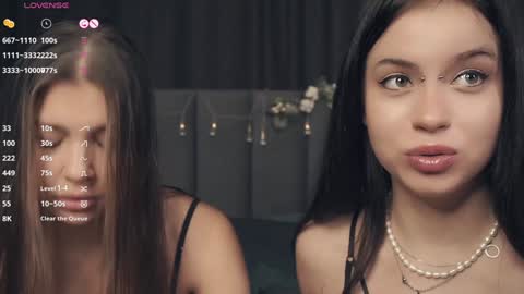 Snapshot of vivid_girls chatting on December 2024 07:06:02 AM Nelly and Mari online show from December 2024 07:06:02 AM