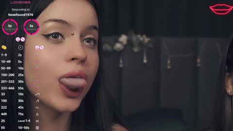 Snapshot of vivid_girls chatting on January 2025 04:34:01 PM Nelly and Mari online show from January 2025 04:34:01 PM