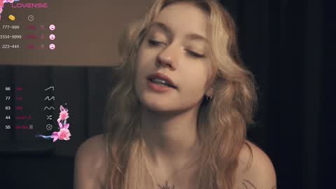 Snapshot of vivid_girls chatting on March 2025 09:11:02 PM Nelly and Mari online show from March 2025 09:11:02 PM