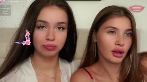 Snapshot of vivid_girls chatting on September 2025 07:07:01 AM Nelly and Mari online show from September 2025 07:07:01 AM