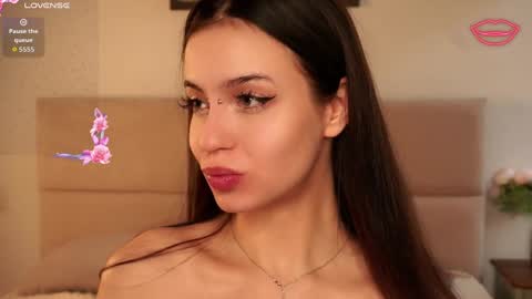 Snapshot of vivid_girls chatting on September 2025 07:33:02 AM Nelly and Mari online show from September 2025 07:33:02 AM