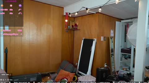 Snapshot of vivid_whit chatting on March 2026 08:59:02 PM Whitney online show from March 2026 08:59:02 PM