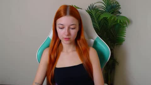 Vivien online show from November 2025 06:42:02 PM