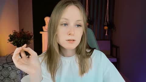 Vivien online show from December 2024 01:09:01 PM