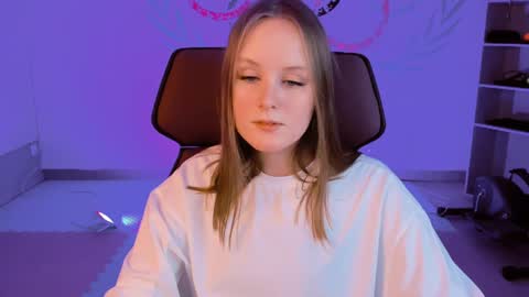 Vivien online show from December 2024 07:13:02 PM