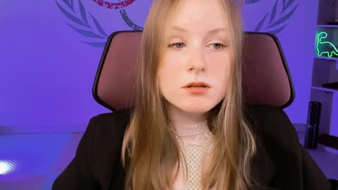 Vivien online show from February 2025 02:04:01 PM