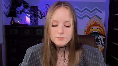 Vivien online show from February 2025 09:11:02 AM