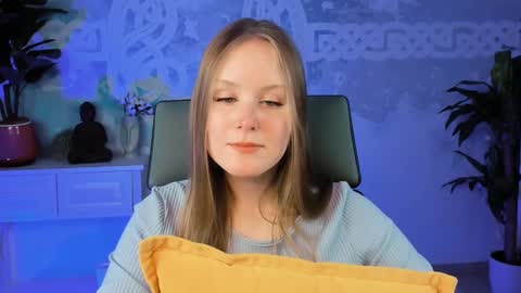 Vivien online show from March 2025 03:16:02 PM