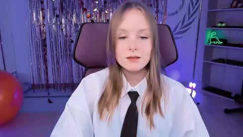 Vivien online show from March 2025 12:09:02 PM