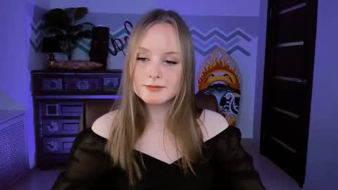 Vivien online show from March 2025 04:13:02 PM