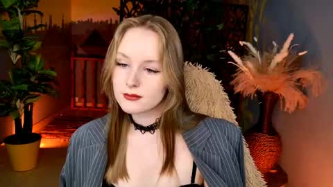 Vivien online show from April 2026 05:11:01 AM