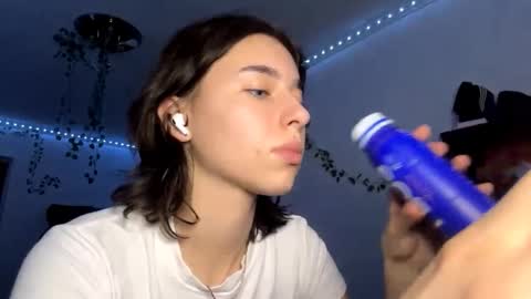 Vivi online show from December 2025 03:21:01 PM