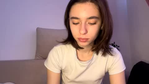 Snapshot of viviennebreihan chatting on January 2026 10:20:01 AM Vivi online show from January 2026 10:20:01 AM