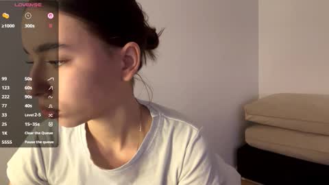 Snapshot of viviennebreihan chatting on January 2026 07:02:02 AM Vivi online show from January 2026 07:02:02 AM