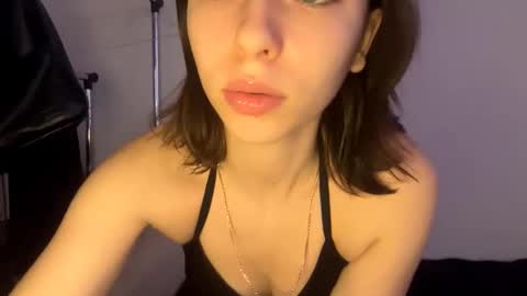 Snapshot of viviennebreihan chatting on January 2026 10:09:02 AM Vivi online show from January 2026 10:09:02 AM