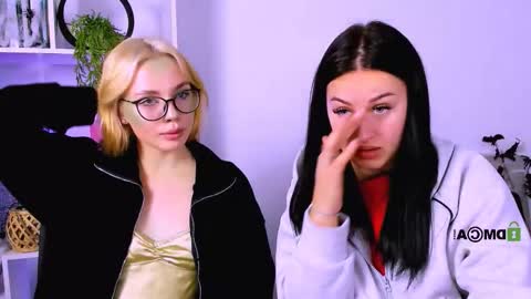 Snapshot of vivy_star chatting on November 2025 08:11:01 PM vivy_star online show from November 2025 08:11:01 PM