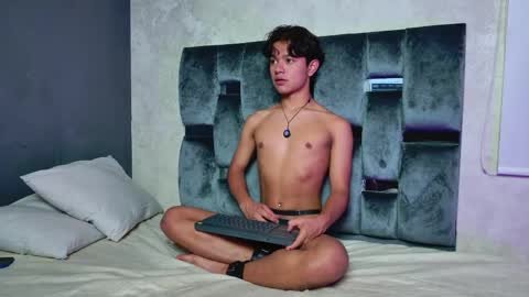 vix_hot online show from May 2026 08:05:01 PM