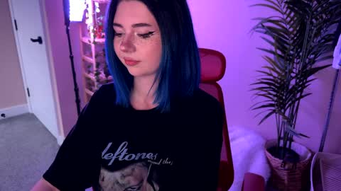 Polly  Online mostly at 9pm-2am UK Time online show from March 2026 06:29:02 PM