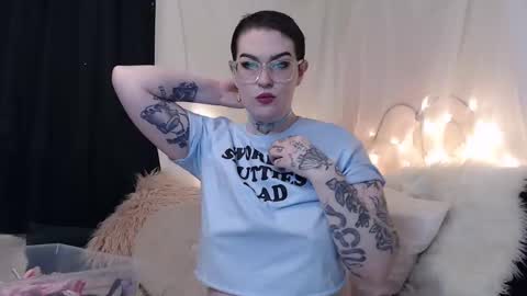Snapshot of vixinvvitch chatting on January 2025 04:36:02 PM VIXIN online show from January 2025 04:36:02 PM