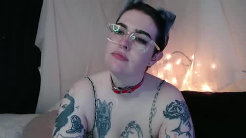 Snapshot of vixinvvitch chatting on January 2025 07:18:01 PM VIXIN online show from January 2025 07:18:01 PM