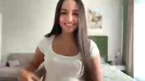 Miss Mia online show from April 2026 02:04:01 PM