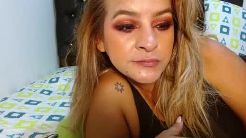 Snapshot of vkleiin chatting on November 2025 12:21:01 AM Venus online show from November 2025 12:21:01 AM