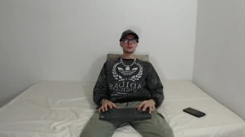 Snapshot of vlad__night chatting on March 2026 04:02:02 AM Vlad online show from March 2026 04:02:02 AM